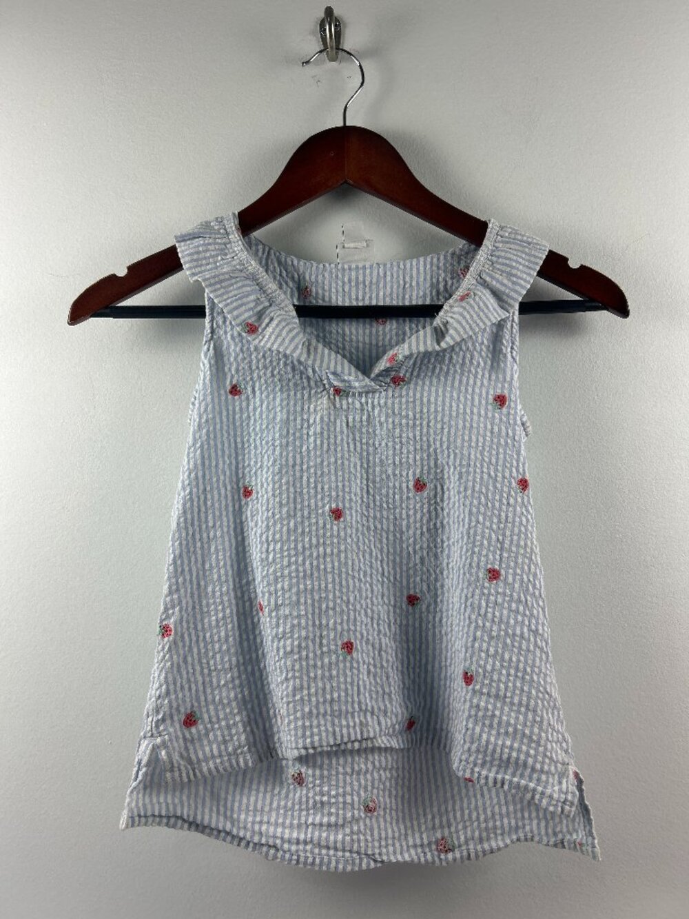 Crown & Ivy Kids Girls Seersucker Strawberry Tank Top Size M